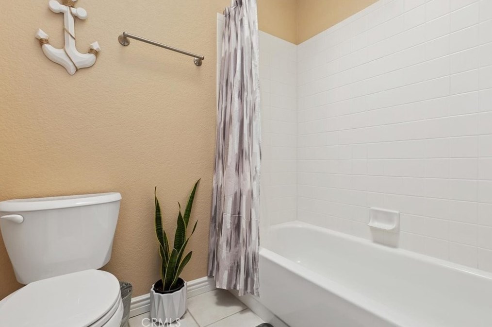 24371 Old Country Rd, Moreno Valley CA  92557-4008 exterior