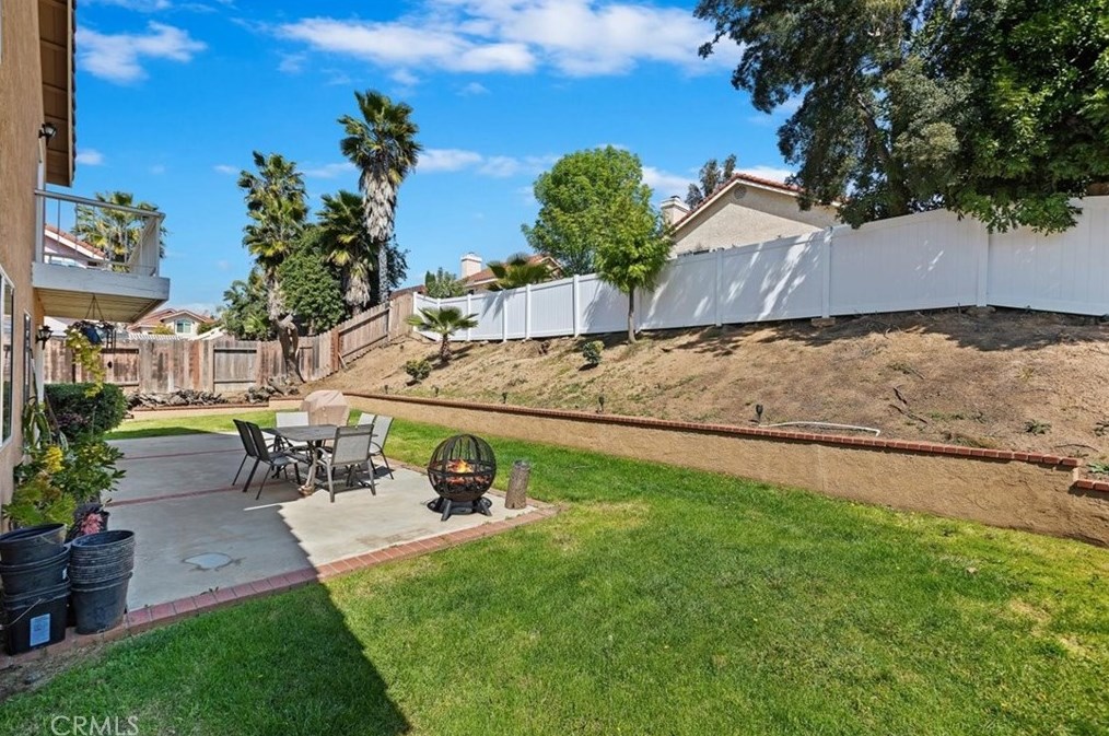 24371 Old Country Rd, Moreno Valley CA  92557-4008 exterior