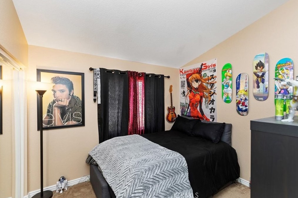 24371 Old Country Rd, Moreno Valley CA  92557-4008 exterior