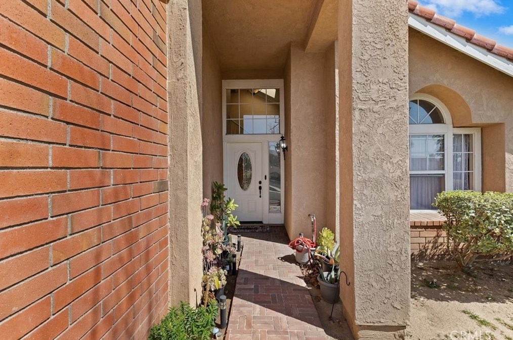 24371 Old Country Rd, Moreno Valley CA  92557-4008 exterior