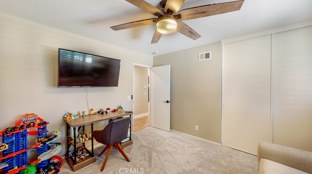 1358 Edgefield St, Upland CA  91786-3444 exterior