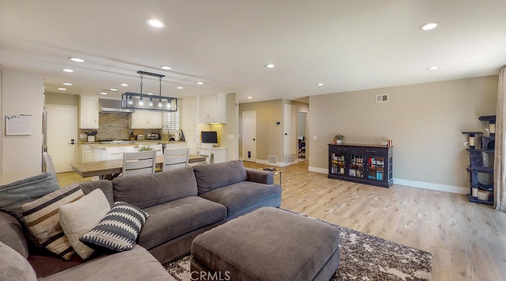 1358 Edgefield St, Upland CA  91786-3444 exterior