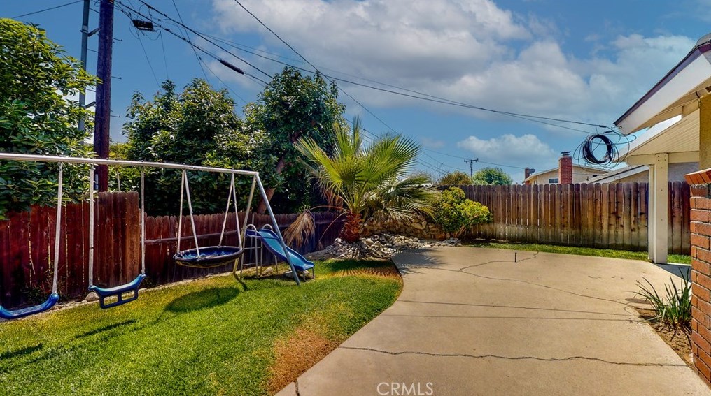 1358 Edgefield St, Upland CA  91786-3444 exterior