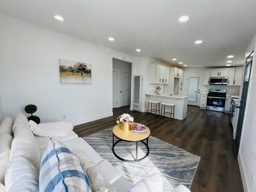 3941 Dwiggins St, Los Angeles CA  90063-1715 exterior