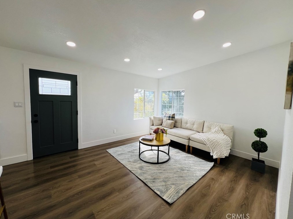 3941 Dwiggins St, Los Angeles CA  90063-1715 exterior