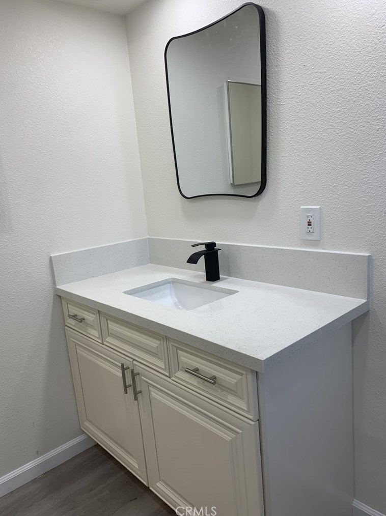 8216 Buckthorn Ave, Hesperia CA  92345-6867 exterior