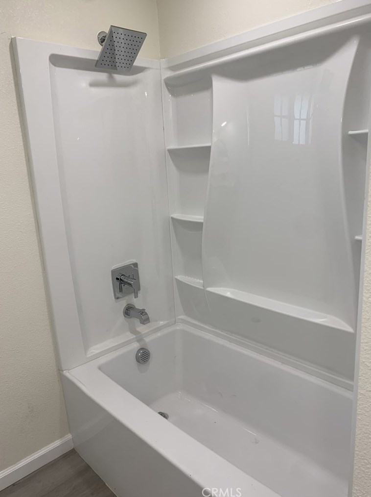 8216 Buckthorn Ave, Hesperia CA  92345-6867 exterior