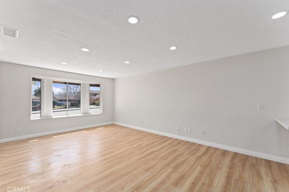774 Northpark Blvd, San Bernardino CA  92407-2525 exterior