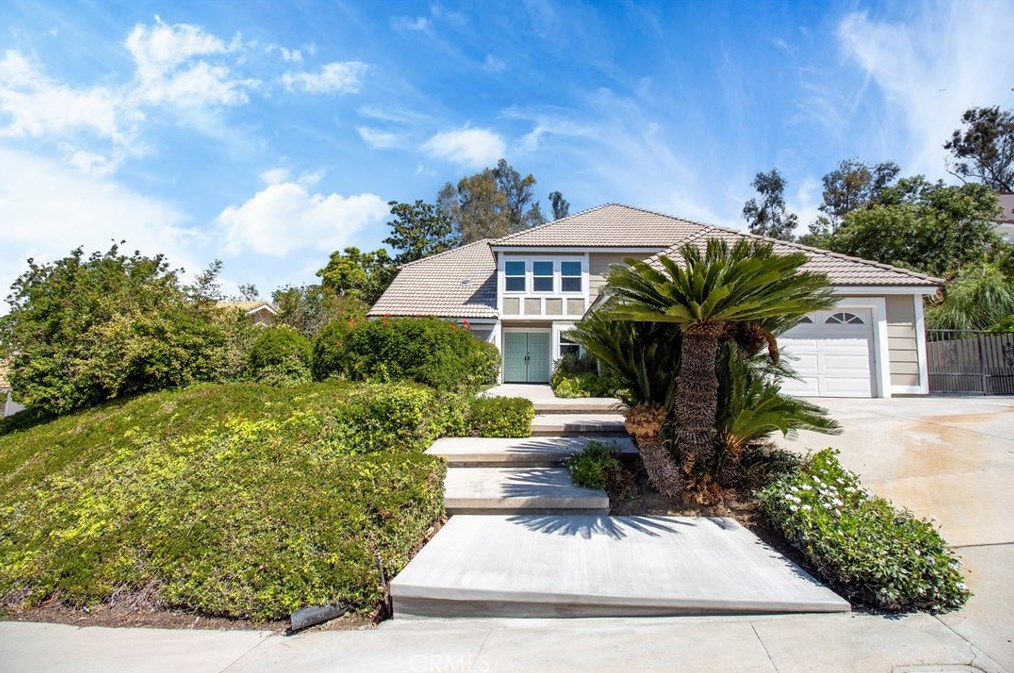 1070 Road Runner Rd, Anaheim CA  92807-4519 exterior