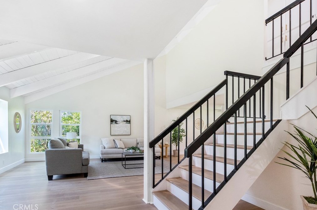 1070 Road Runner Rd, Anaheim CA  92807-4519 exterior