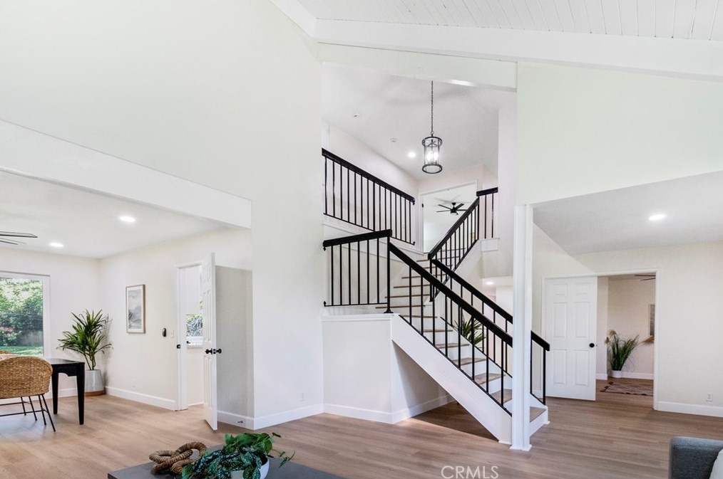 1070 Road Runner Rd, Anaheim CA  92807-4519 exterior