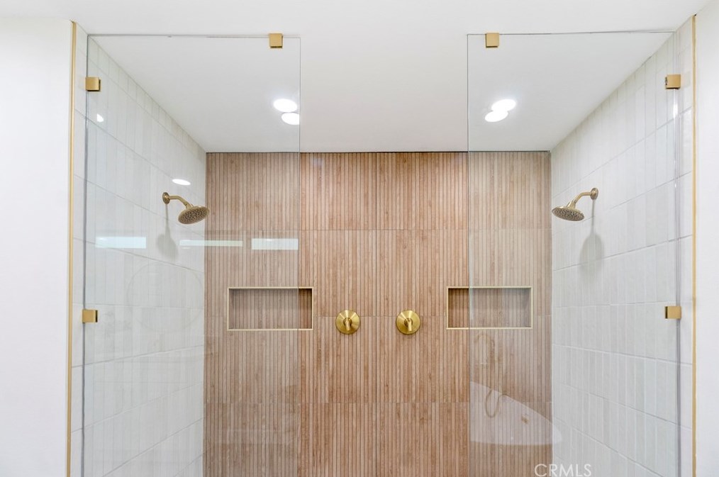 1070 Road Runner Rd, Anaheim CA  92807-4519 exterior