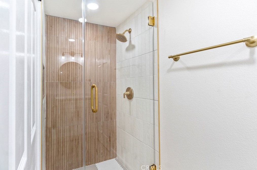 1070 Road Runner Rd, Anaheim CA  92807-4519 exterior