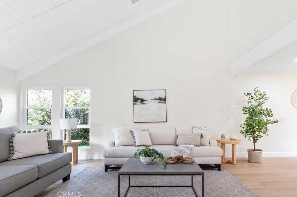 1070 Road Runner Rd, Anaheim CA  92807-4519 exterior