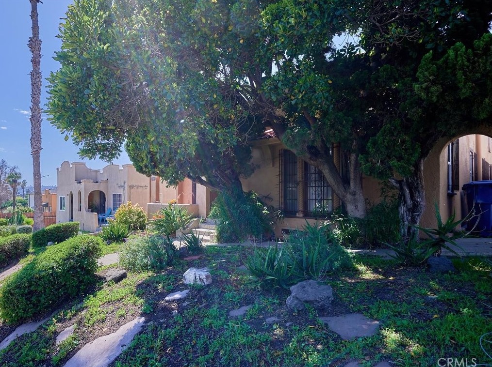2045 Palm Grove Ave, Los Angeles CA  90016-1631 exterior