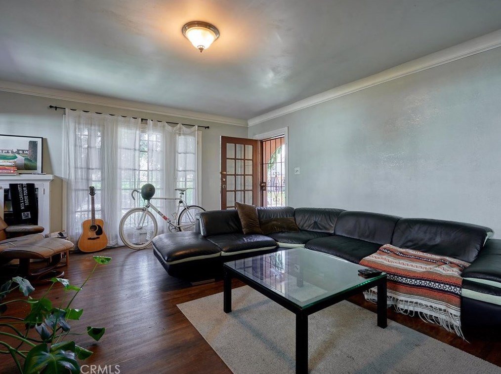 2045 Palm Grove Ave, Los Angeles CA  90016-2319 exterior