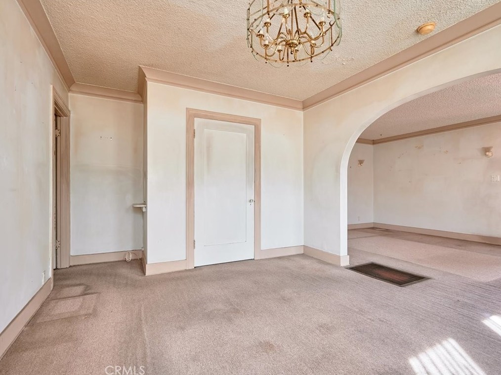 2045 Palm Grove Ave, Los Angeles CA  90016-2319 exterior
