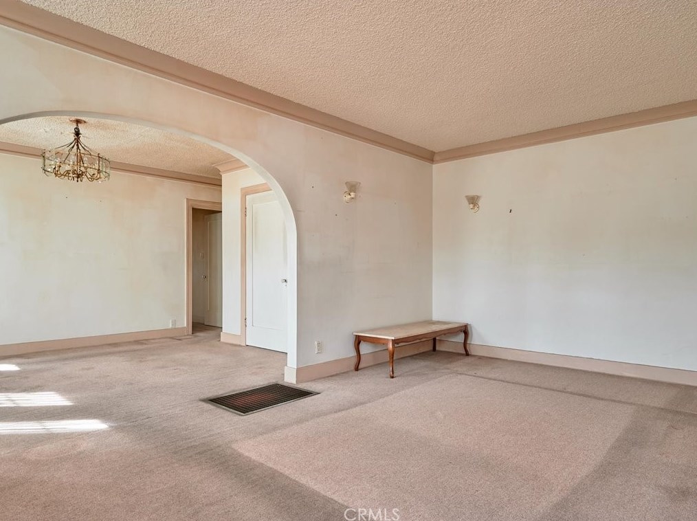 2045 Palm Grove Ave, Los Angeles CA  90016-2319 exterior