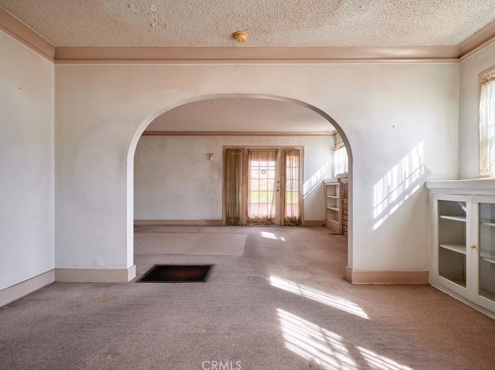 2045 Palm Grove Ave, Los Angeles CA  90016-2319 exterior