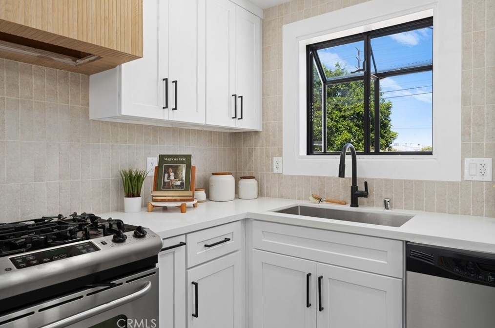 4703 Ashworth St, Lakewood CA  90712-1219 exterior