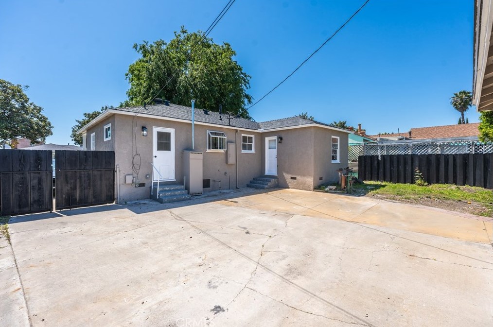 4703 Ashworth St, Lakewood CA  90712-1219 exterior