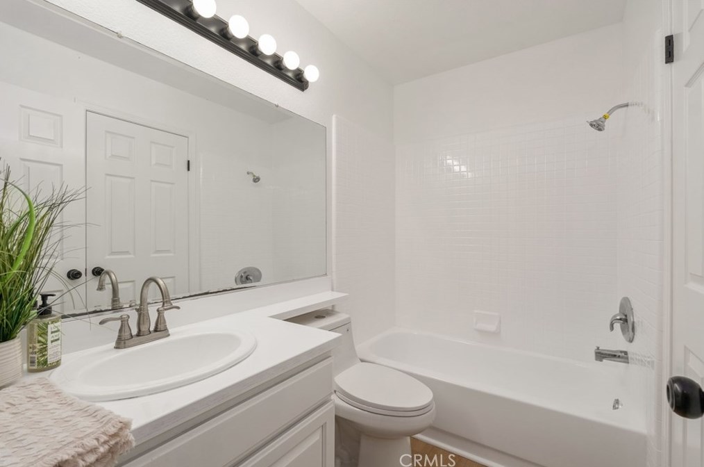 16351 Murphy Rd, La Mirada CA  90638-6215 exterior