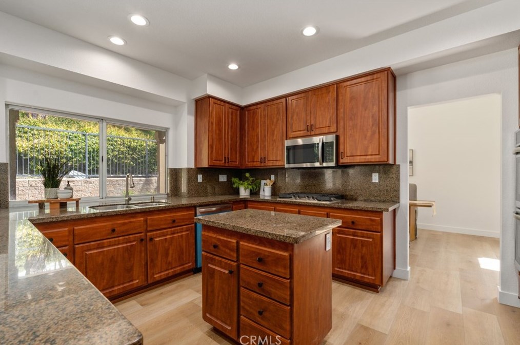 16351 Murphy Rd, La Mirada CA  90638-6215 exterior