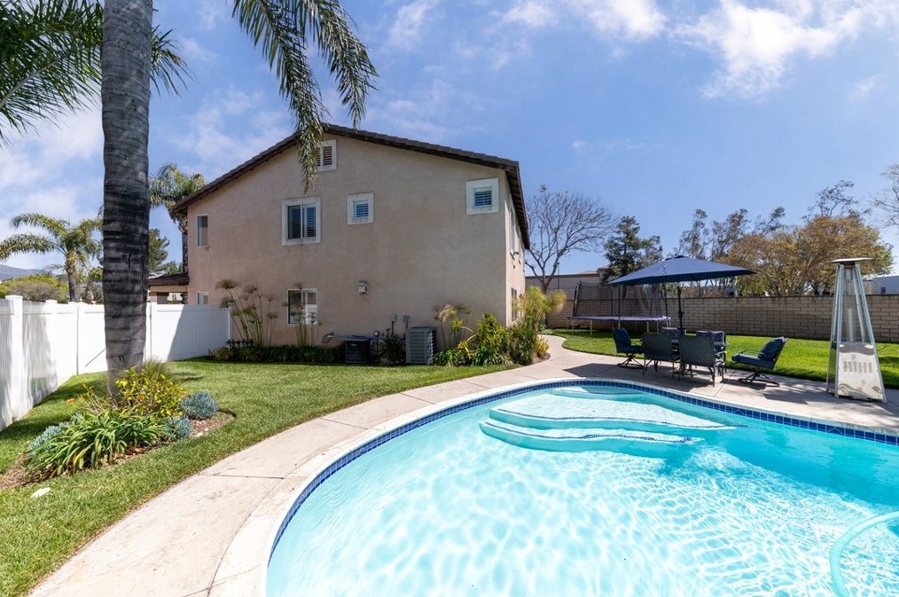 14395 Quail Ct, Fontana CA  92336-3625 exterior