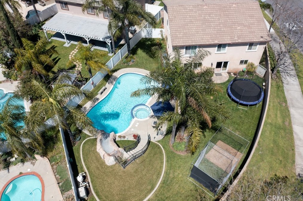 14395 Quail Ct, Fontana CA  92336-3625 exterior