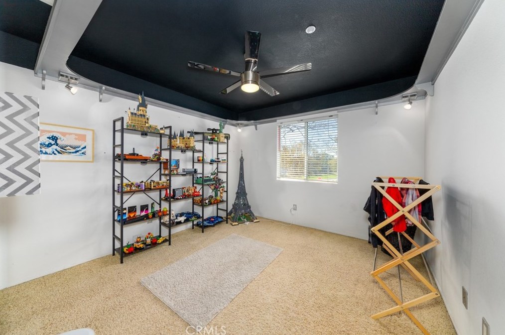 14395 Quail Ct, Fontana CA  92336-3625 exterior