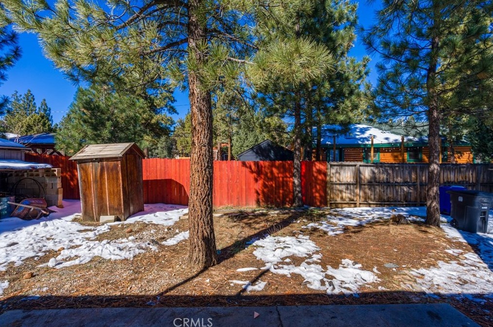 917 Cypress Ln, Big Bear City CA  92314-8818 exterior