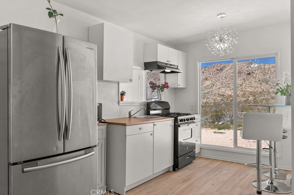 15223 Byron Dr, Apple Valley CA  92307-3898 exterior