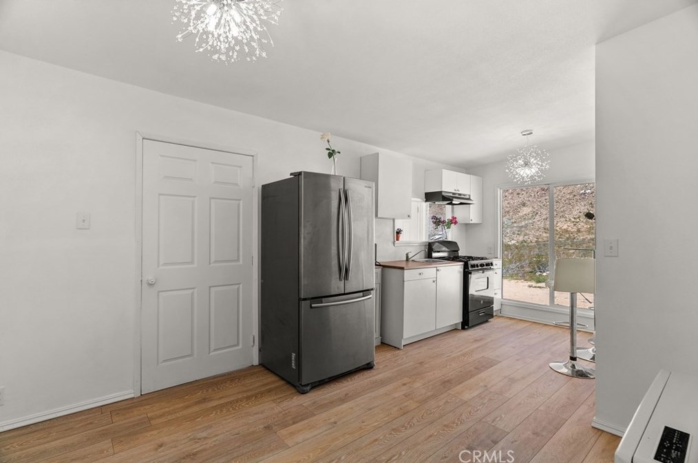15223 Byron Dr, Apple Valley CA  92307-3898 exterior
