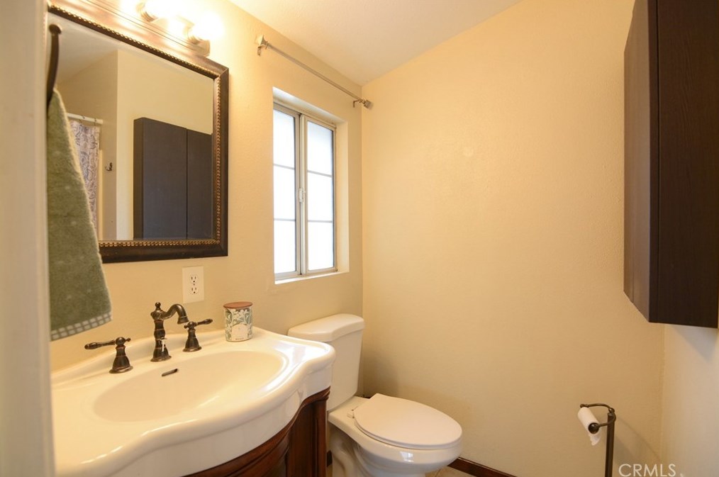 2948 Eton Pl, Pomona CA  91767-1735 exterior