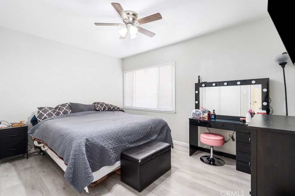 511 Willow Ave, Rialto CA  92376-4921 exterior