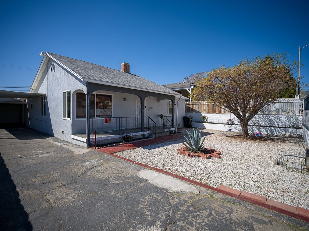 16781 Tracy St, Victorville CA  92395-3807 exterior