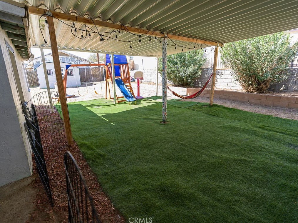 16781 Tracy St, Victorville CA  92395-3807 exterior