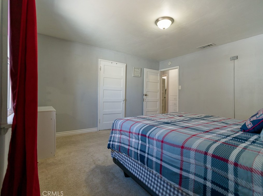 16781 Tracy St, Victorville CA  92395-3807 exterior