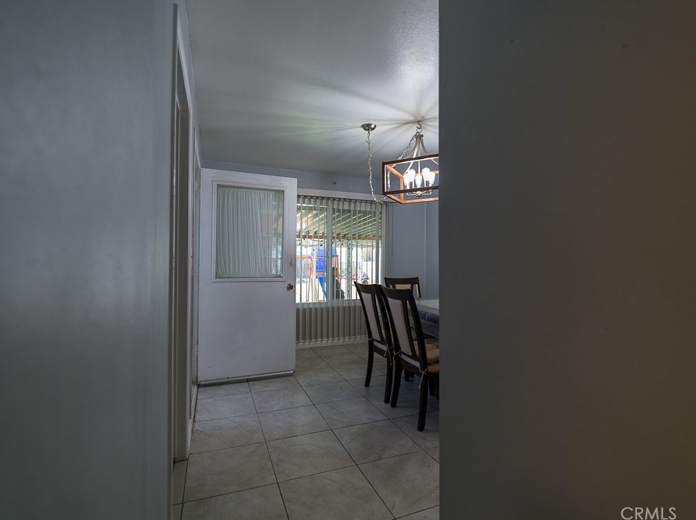 16781 Tracy St, Victorville CA  92395-3807 exterior