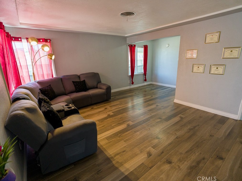 16781 Tracy St, Victorville CA  92395-3807 exterior