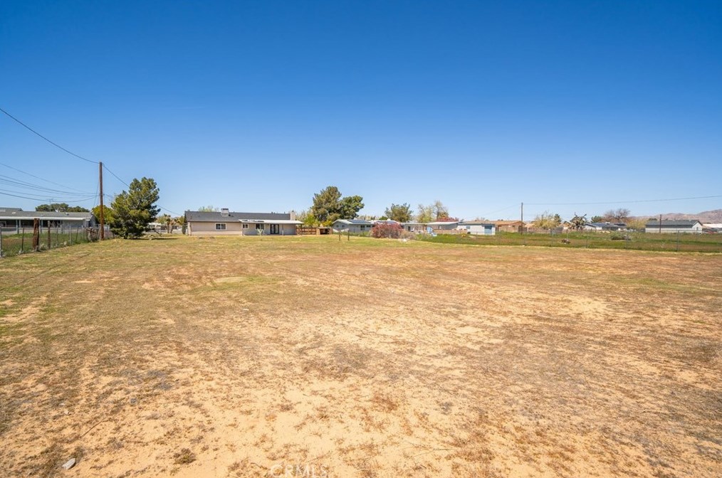 13789 Lakota Rd, Apple Valley CA  92307-5805 exterior