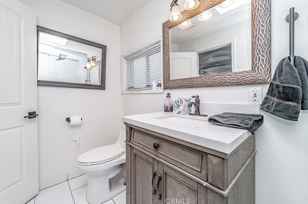 1807 Seigneur Ave, Los Angeles CA  90032-4024 exterior