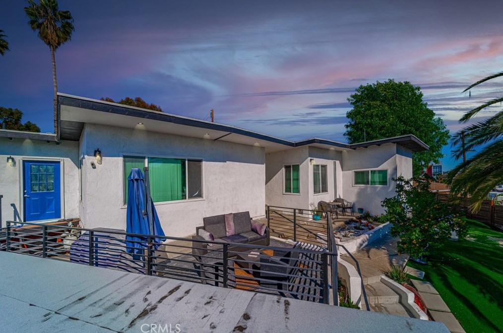 1807 Seigneur Ave, Los Angeles CA  90032-4024 exterior