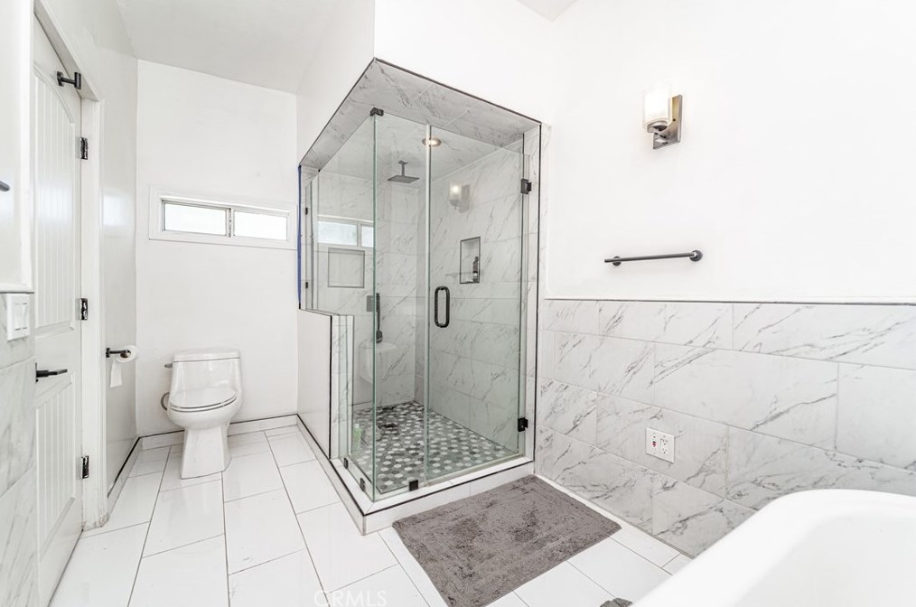 1807 Seigneur Ave, Los Angeles CA  90032-4024 exterior