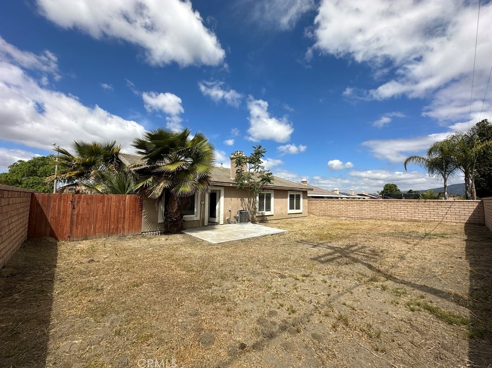 810 Aria Rd, Hemet CA  92543-4372 exterior
