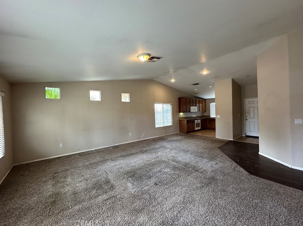 810 Aria Rd, Hemet CA  92543-4372 exterior