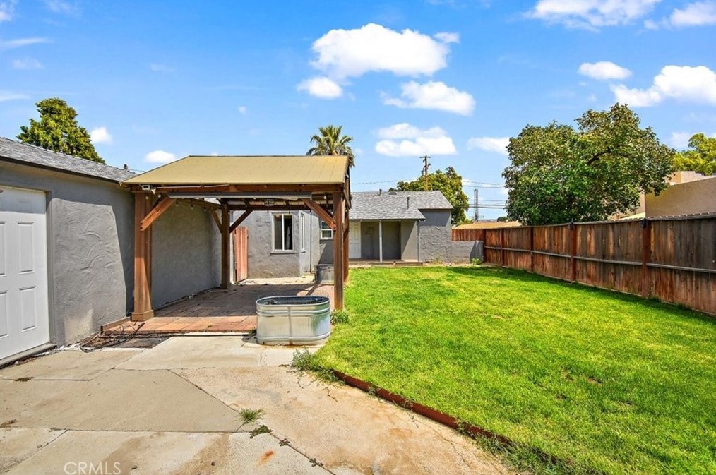 3898 Mtn Vw Ave, San Bernardino CA  92405-2330 exterior