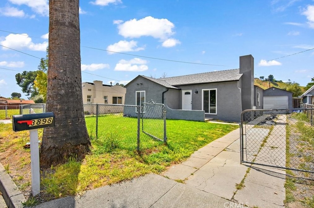 3898 Mtn Vw Ave, San Bernardino CA  92405-2330 exterior