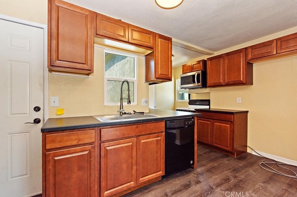 3898 Mountain View Ave, San Bernardino CA  92405-2330 exterior