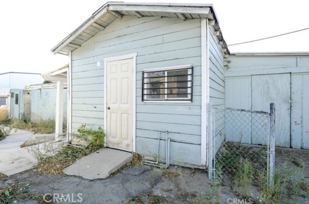 150 Lilac Ave, Rialto CA  92376-5733 exterior